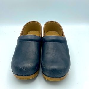 Dansko Womens clogs leather blue size 39 or 8.5 USA mules slip on